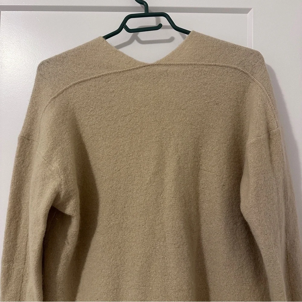 Club Monaco Tan Wool Blend Oversized V- Neck Sweater Size XL Women’s - Picture 6 of 8